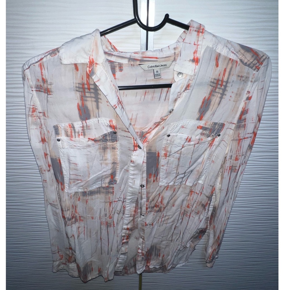 Abstract print button down